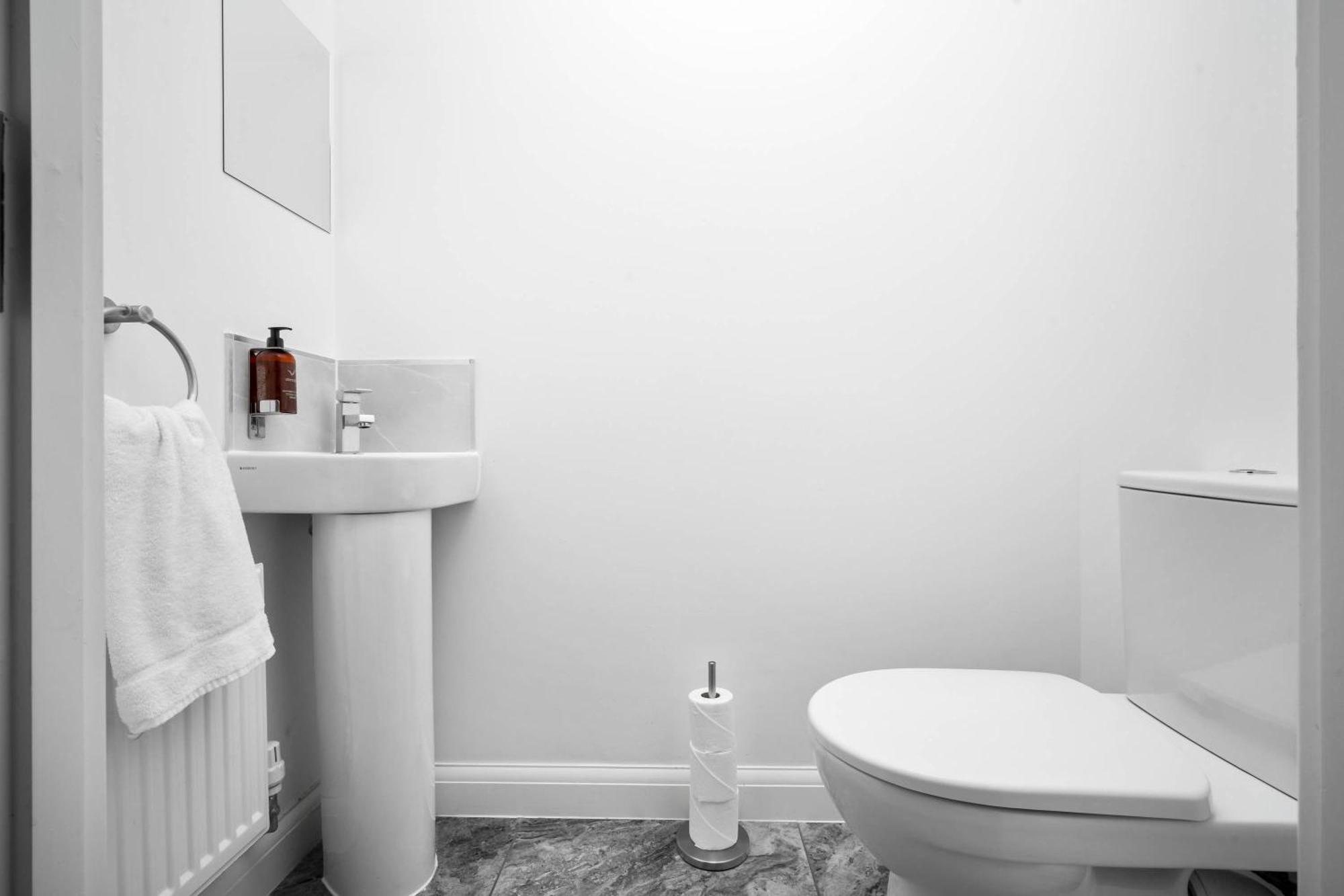 Luxury City Centre 5 Bed House With En-Suite, Bbq, On-Site Parking By Azura Nights バーミンガム エクステリア 写真
