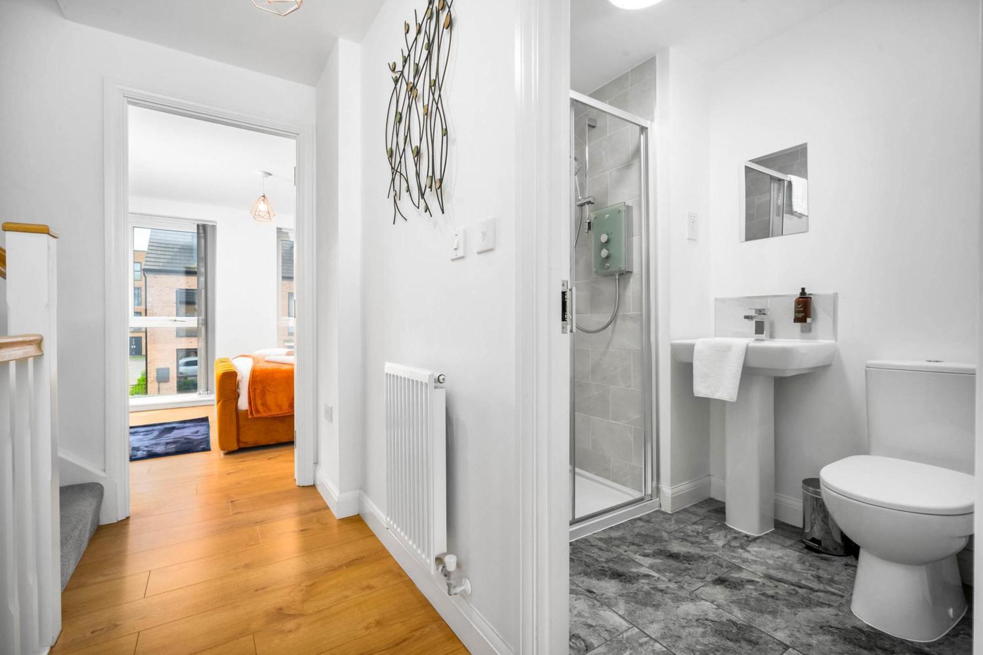 Luxury City Centre 5 Bed House With En-Suite, Bbq, On-Site Parking By Azura Nights バーミンガム エクステリア 写真