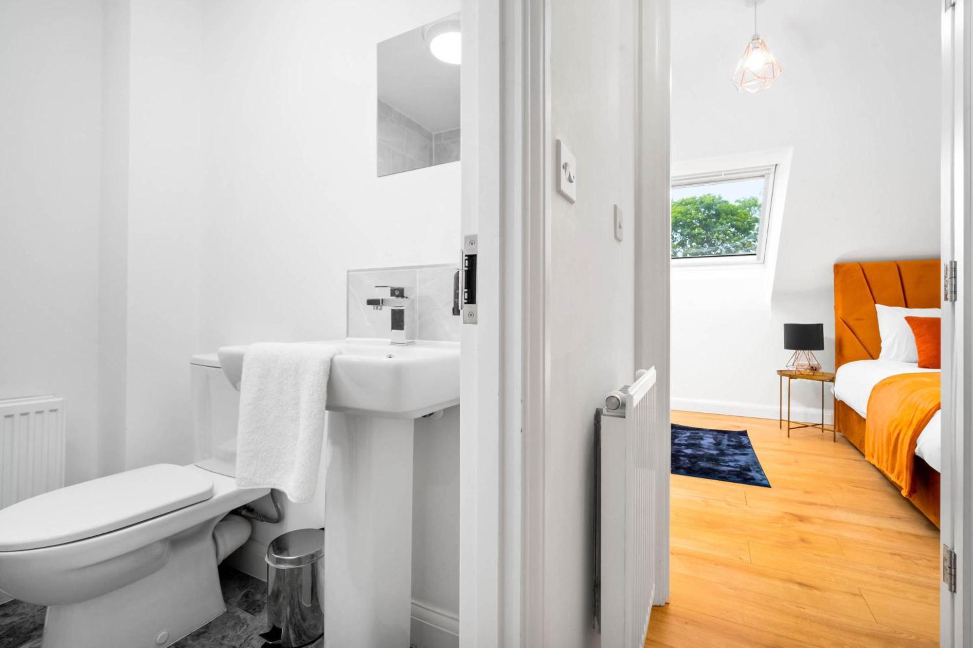 Luxury City Centre 5 Bed House With En-Suite, Bbq, On-Site Parking By Azura Nights バーミンガム エクステリア 写真