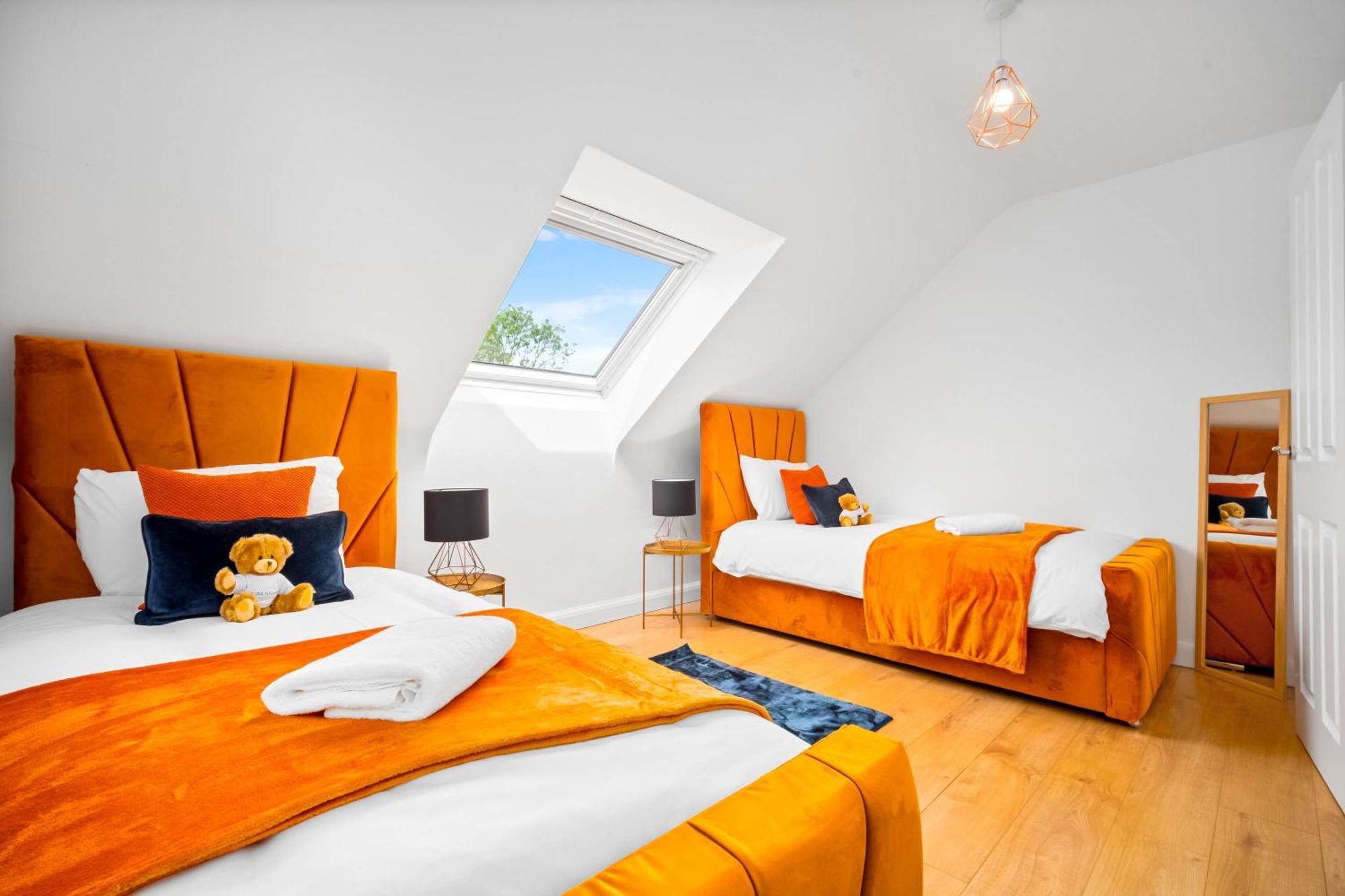 Luxury City Centre 5 Bed House With En-Suite, Bbq, On-Site Parking By Azura Nights バーミンガム エクステリア 写真