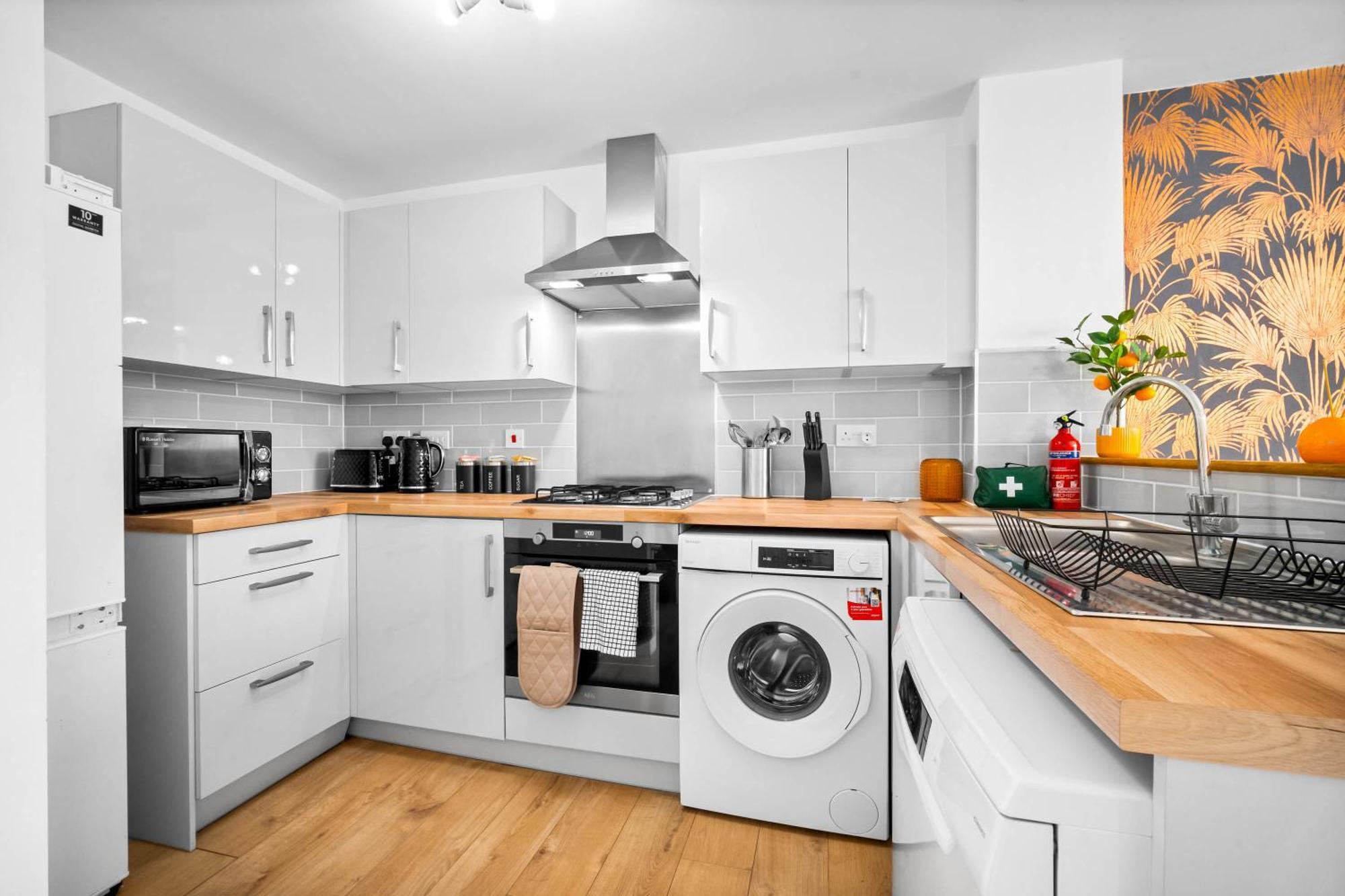 Luxury City Centre 5 Bed House With En-Suite, Bbq, On-Site Parking By Azura Nights バーミンガム エクステリア 写真